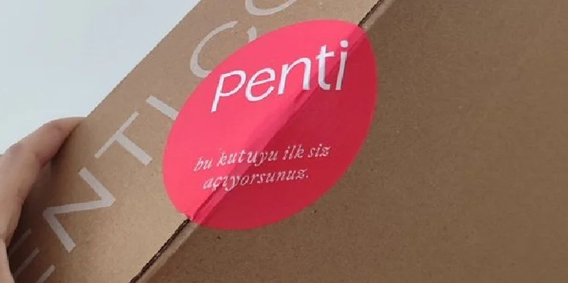 Kadının Siparişi Kurye Tarafından Açılmış Gelince İsyan Etti