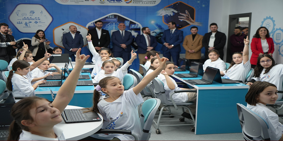 Avustralya destekli projeyle 3 bin kız öğrenci yapay zeka eğitimi alacak