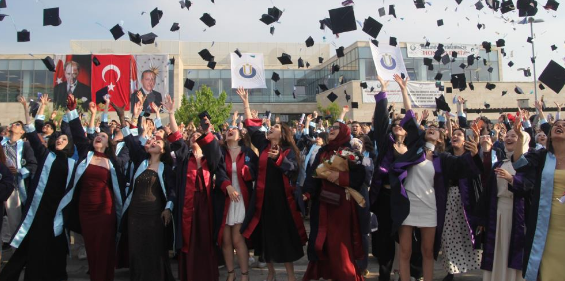 ODÜ'de 3 bin 200 öğrencinin mezuniyet heyecanı