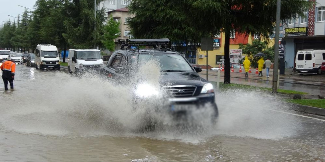 Ordu'yu Sağanak Yağmur Vurdu