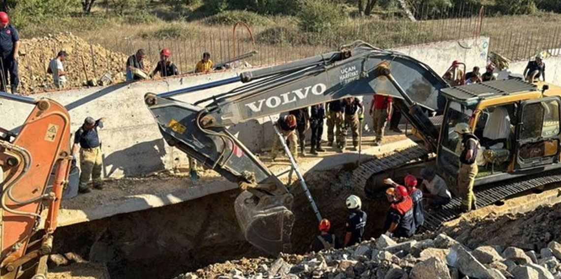 İstanbul Tuzla'da şantiyede göçük