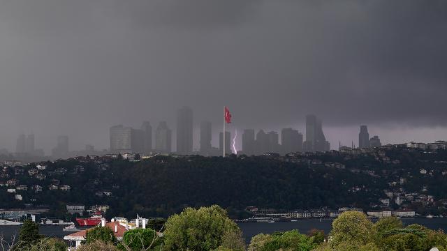 İstanbul'a sağanak uyarısı