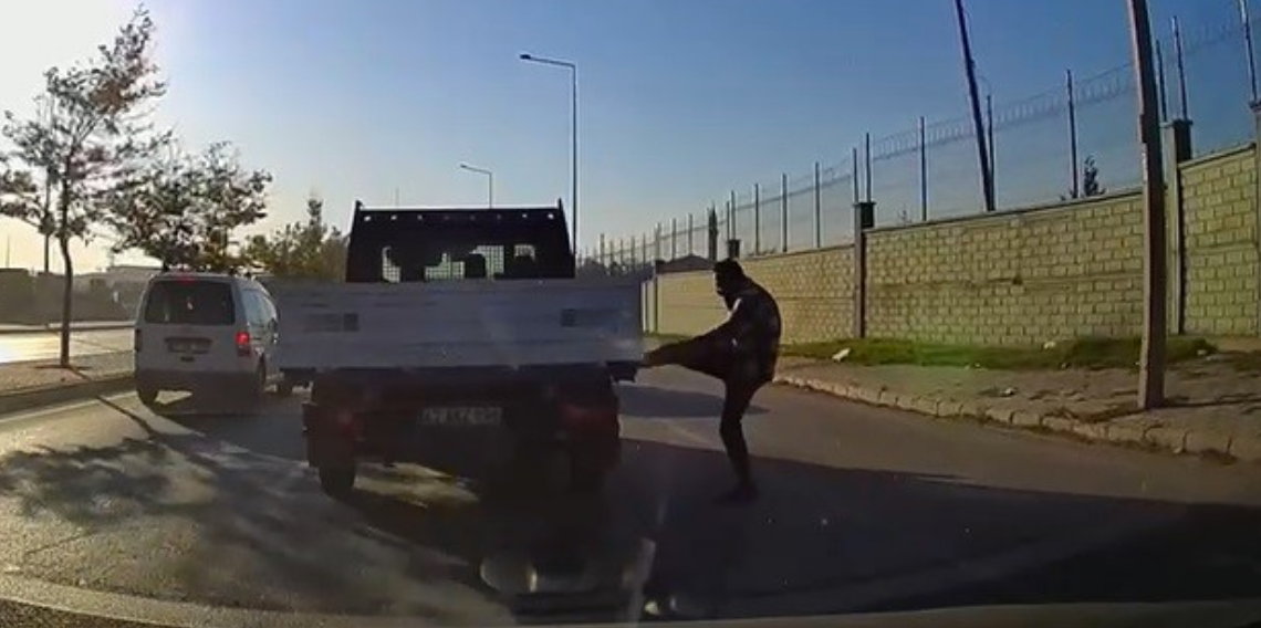 Konya’da trafikte tekme pahalıya patladı! Kamyonete vurdu, 180 bin TL ceza yedi