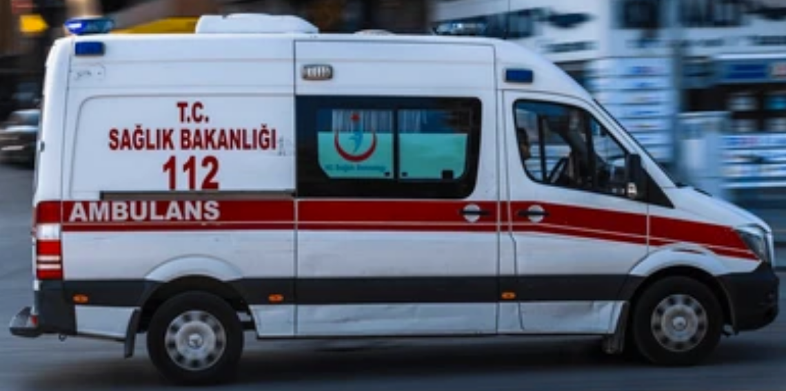 Tokat’ta kavşakta iki otomobil çarpıştı: 4 kişi yaralandı