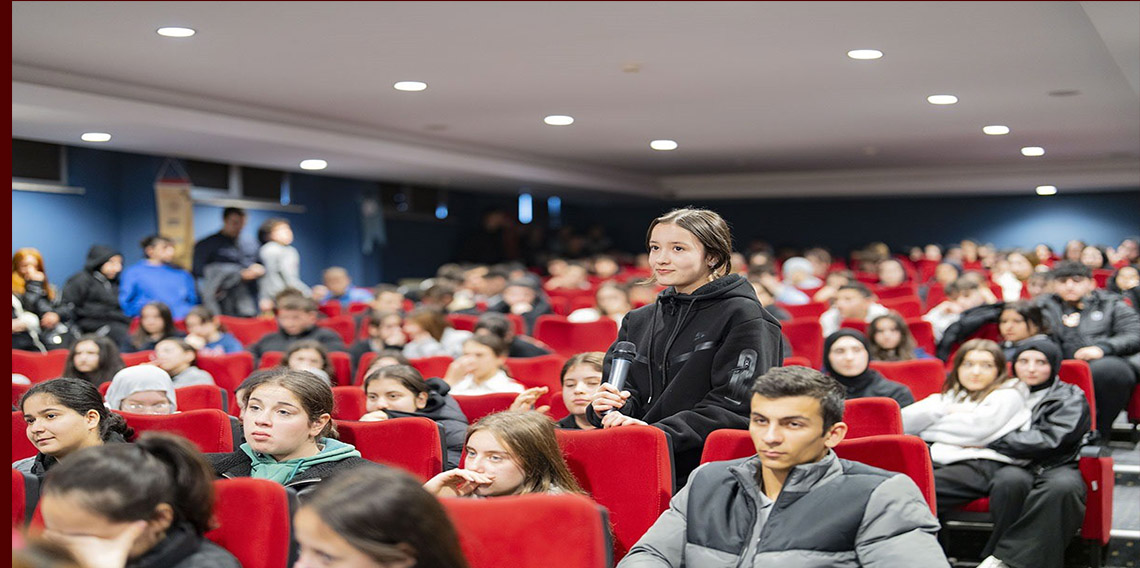 Akçaabat Belediye Başkanı Ekim gençlerle buluştu