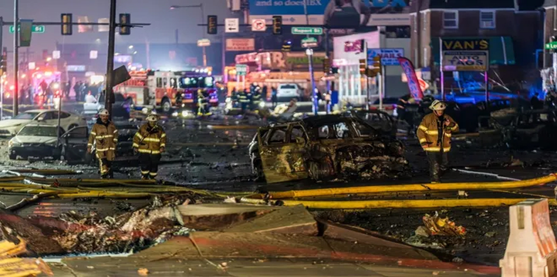 Ambulans uçak sokak ortasına çakıldı: Çok sayıda ölü ve yaralı var!