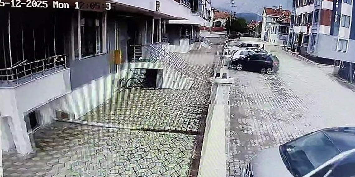 Amasya’da deprem anı kamerada