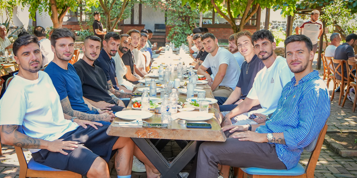 Trabzonspor’da Yeni Sezon Öncesi Birlik Mesajı! Takım Kahvaltıda Buluştu