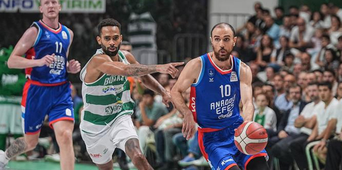 Anadolu Efes zorlanmadı