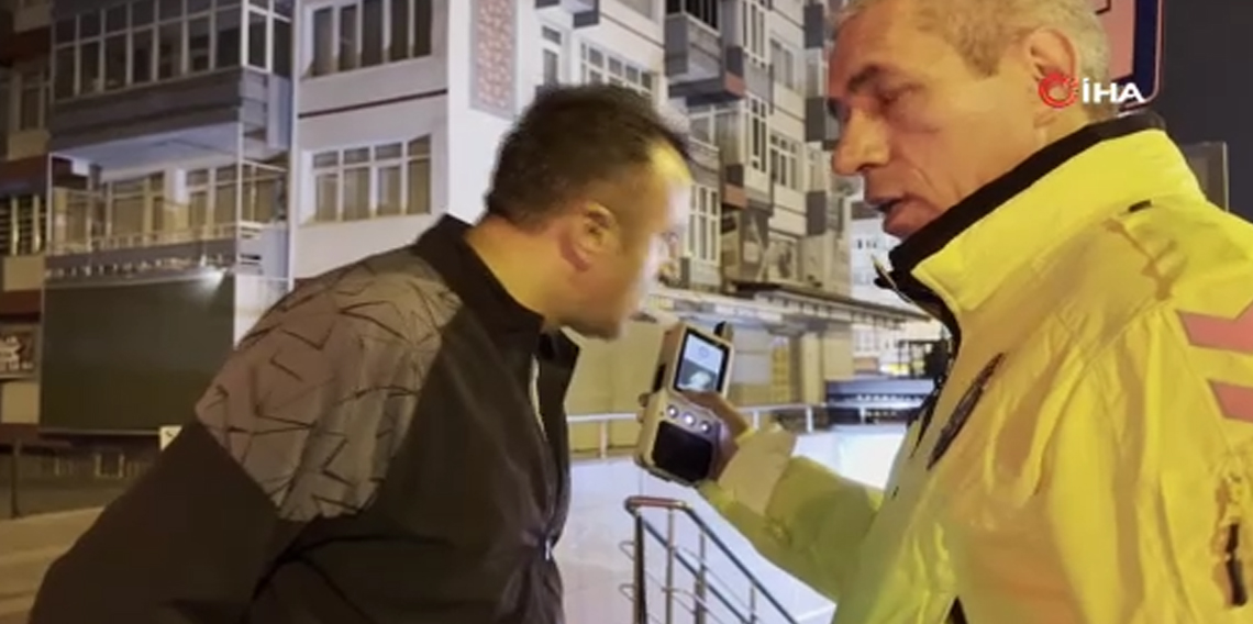 Ehliyetsiz sürücünün otomobilini almaya gelen şahısta ehliyetsiz çıktı