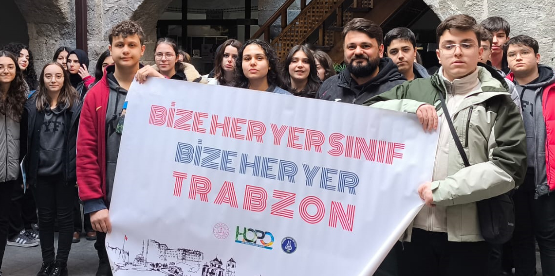 Bize her yer sınıf! Bize her yer Trabzon!