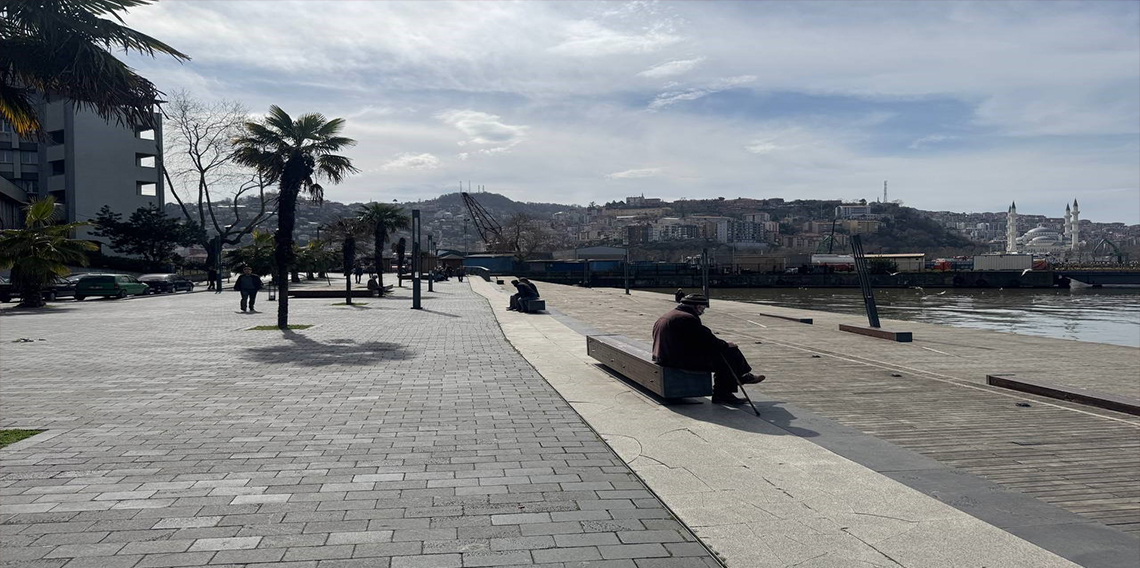 Zonguldak’ta termometreler 22 dereceyi gösterdi