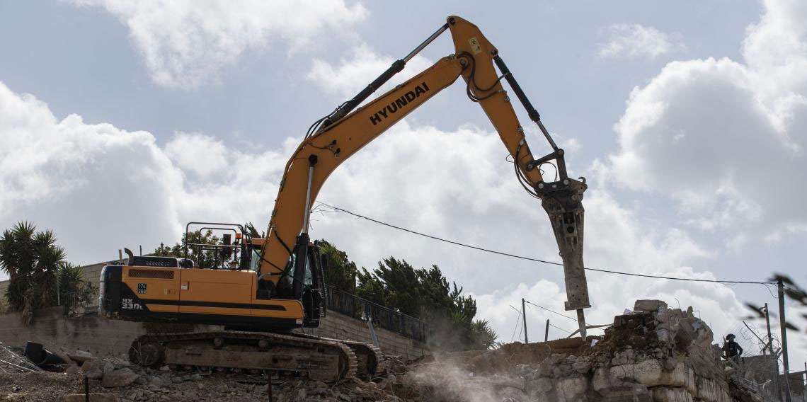 İsrail, Batı Şeria'da bir Filistinlinin evini yıktı