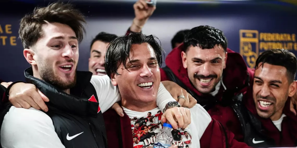Montella'ya basın toplantısında sulu kutlama