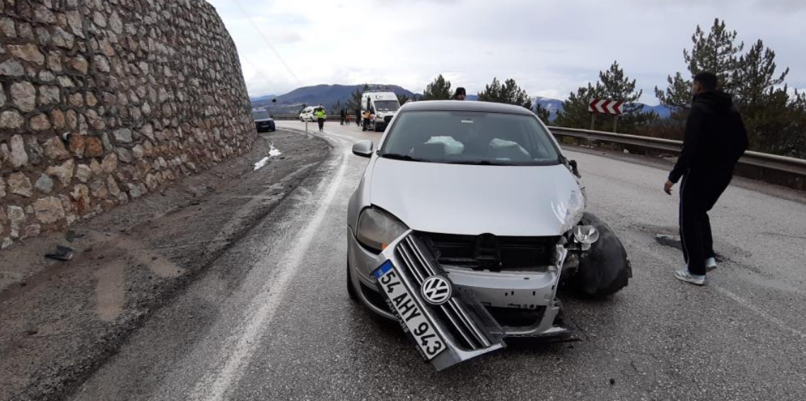 Bolu Mudurnu’da Feci Kaza: Cenazeden Dönenlerin Aracı Devrildi