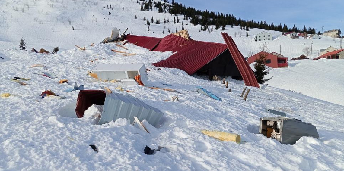 Giresun'da Sis Dağı Yaylası'nda çığ