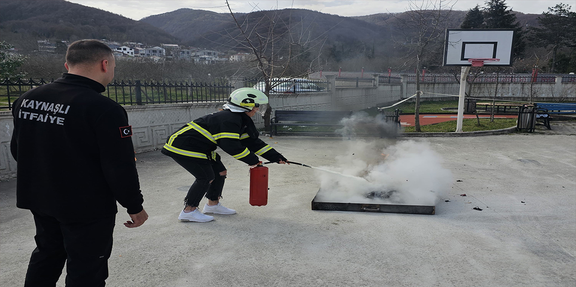 Önce minikler, sonra büyükler itfaiyeci oldu