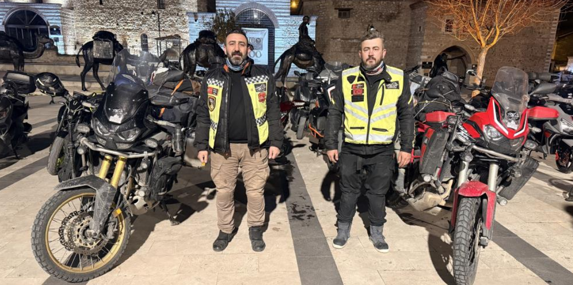 Tokatlı 2 Arkadaş Motosikletle Umre Yolculuğuna Çıktı