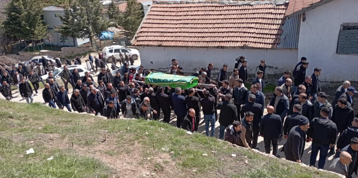 Traktörden düşerek hayatını kaybeden çocuk son yolculuğuna uğurlandı