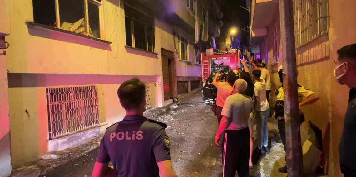 Samsun'da 3 katlı binada yangın: 3 kişi dumandan etkilendi