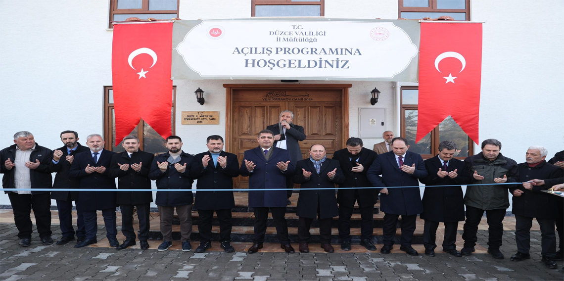 Deprem sonrası yıkılan cami ibadete açıldı