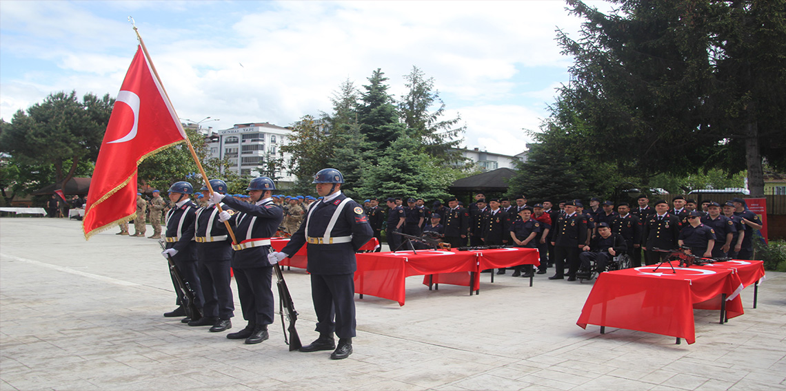 ‘Özel' Mehmetçikler, yemin ederek bir günlük asker oldu