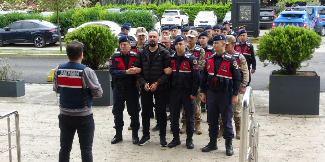 Trabzon merkezli 5 ilde dolandırıcılık operasyonunda gözaltına alınan 12 kişi adliyeye çıkartıldı