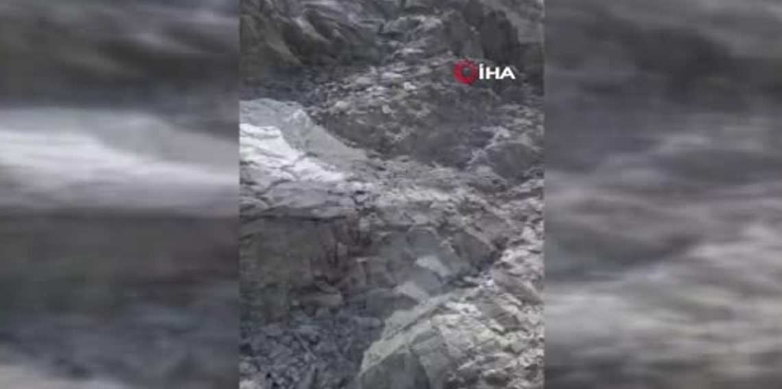 Fransa'da tırmanış sırasında dağcıların üzerine taş ve kaya parçaları yağdı