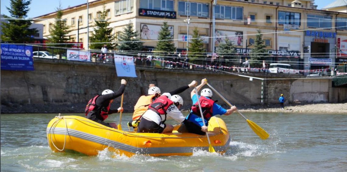 Bayburt’ta 'Üniversiteler Arası Rafting Türkiye Şampiyonası' başladı
