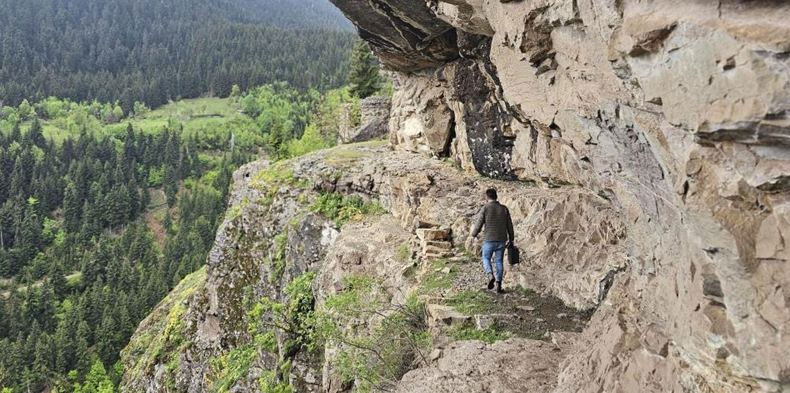 Artvin'de tarihi ticaret yolu drone ile görüntülendi