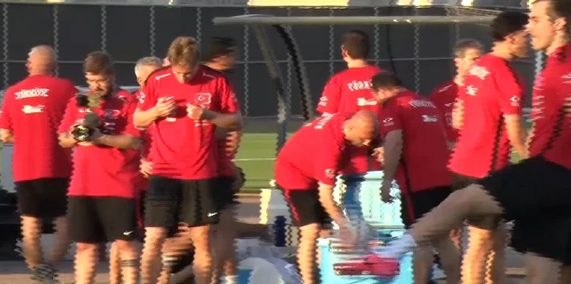 Kenan Yıldız antrenmana dua ederek başladı