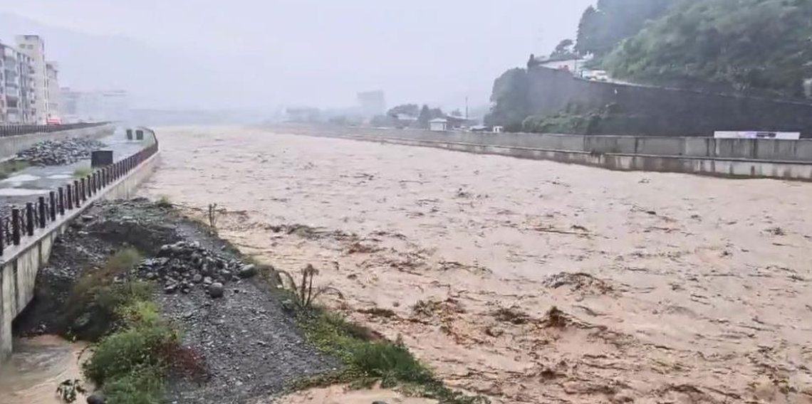 Artvin’in şiddetli yağış sele neden oldu