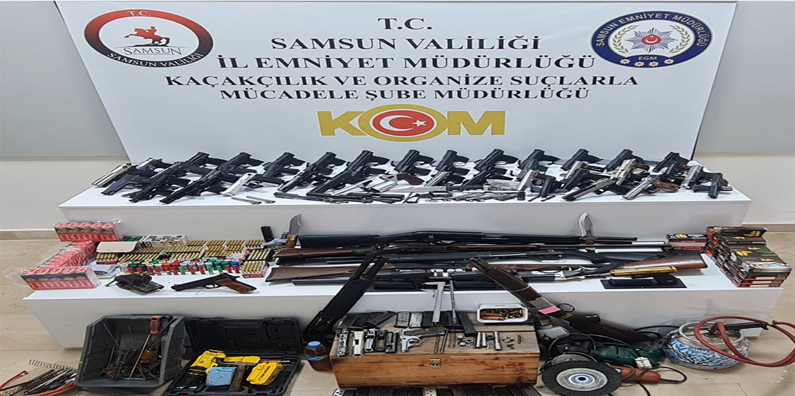 Samsun'da silah operasyonunda gözaltına alınan 4 kişi adliyeye sevk edildi