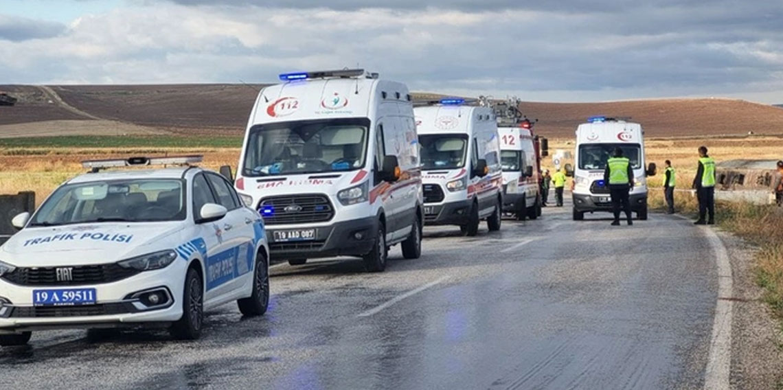 Çorum'da kaza! Minibüs ile tanker çarpıştı: Ölü ve yaralılar var