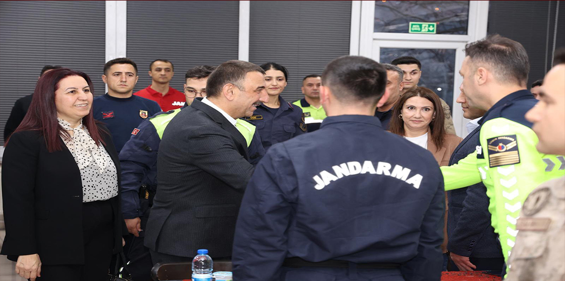 Vali Hacıbektaşoğlu, jandarma personeliyle iftar programında buluştu