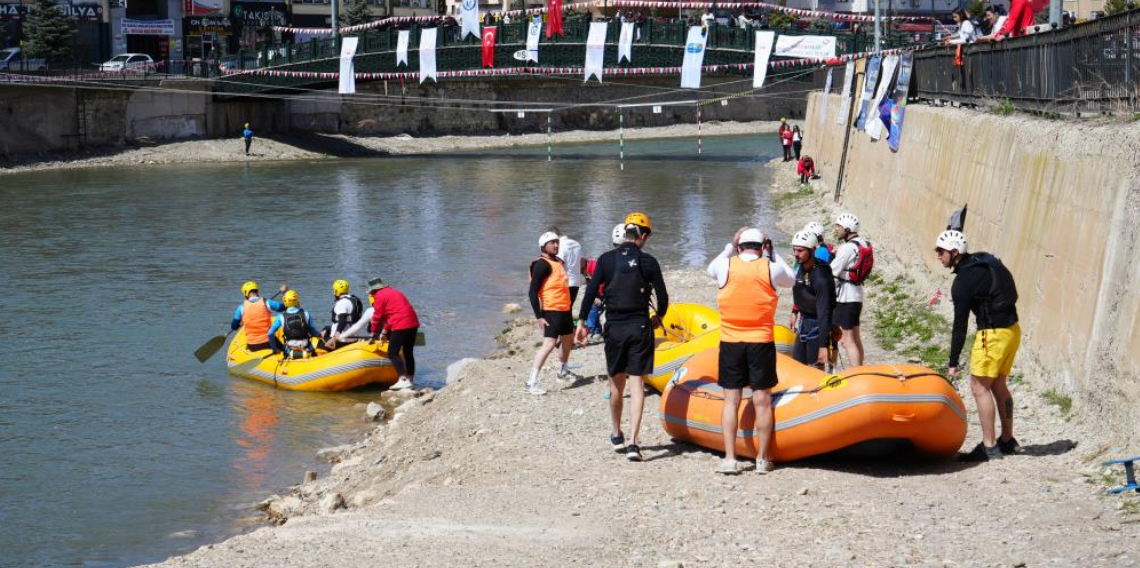 Çoruh’ta Nefes Kesen Mücadele: Rafting Şampiyonası’nda Slalom Heyecanı