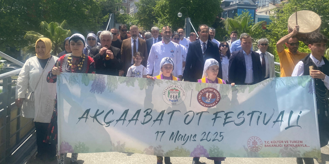 Trabzon, Akçaabat'ta Ot Festivalinden Renkli Görüntüler