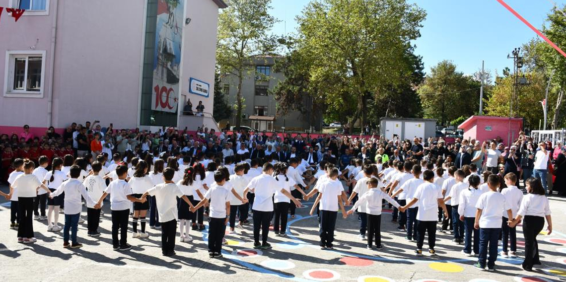 Vezirköprü’de İlköğretim Haftası kutlaması