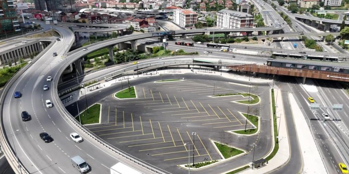 Kadıköy Rıhtım’daki otobüs peronları kaldırılıyor: 