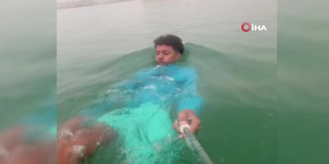 Sebte’de yüzerek sınırı geçmeye çalışan göçmen o anları kaydetti