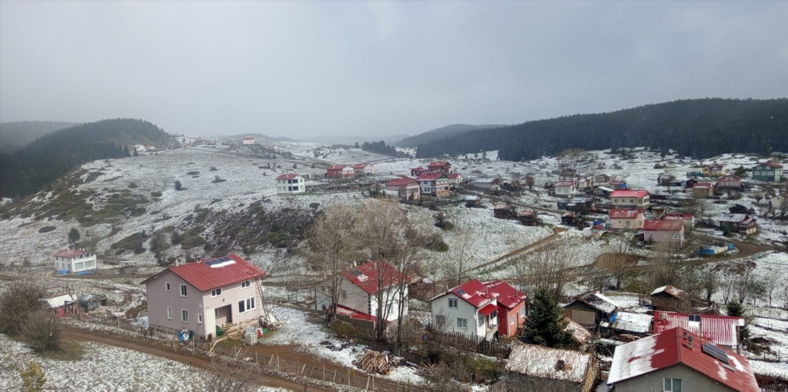 Bolu'nun yüksekleri beyaz örtüyle kaplandı