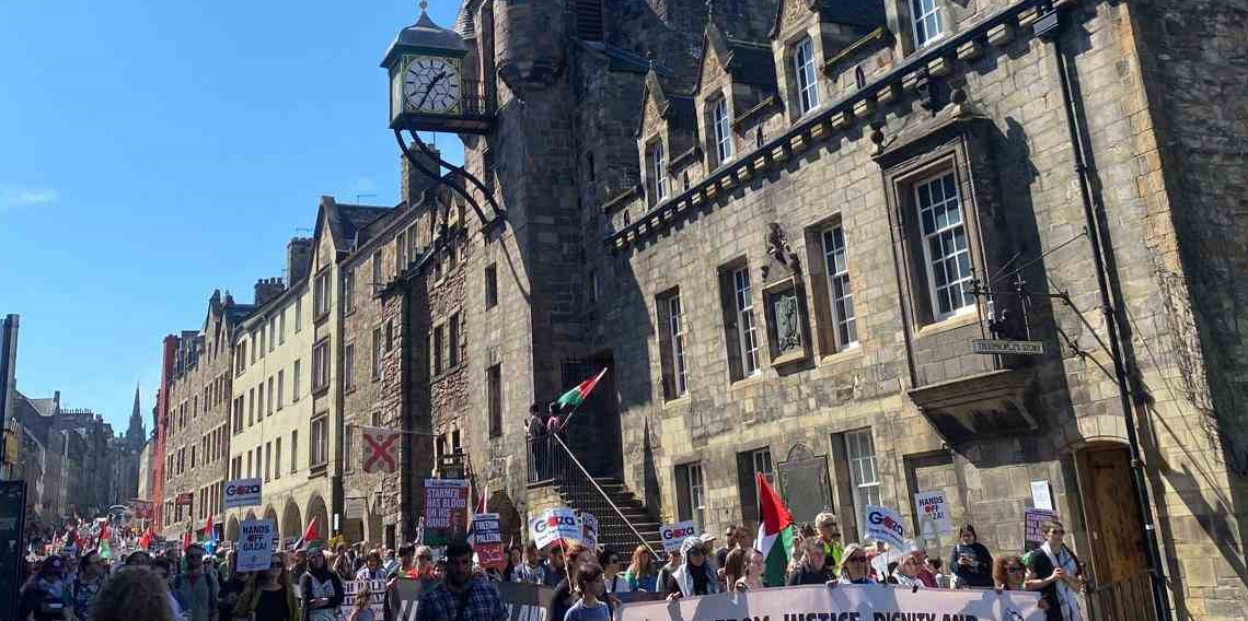 Edinburgh’da Nakba Günü Yürüyüşü: “Özgür Filistin” Çağrıları Yükseldi