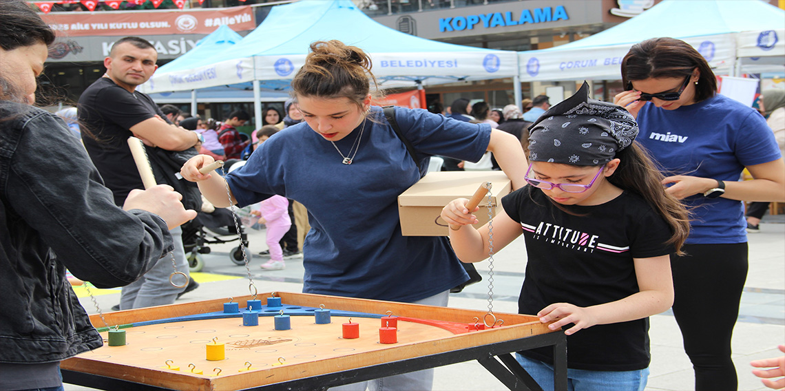 Çorum'da aileler festivalde buluştu, ortaya renkli görüntüler çıktı