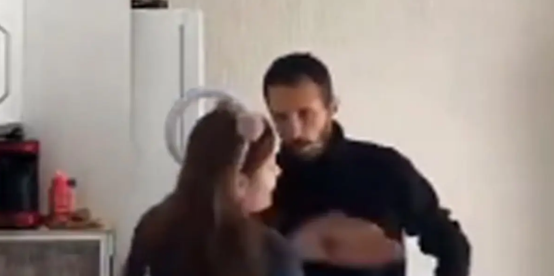 Denizli’de TikTok Yayınında Kadına Darp Tepkisi