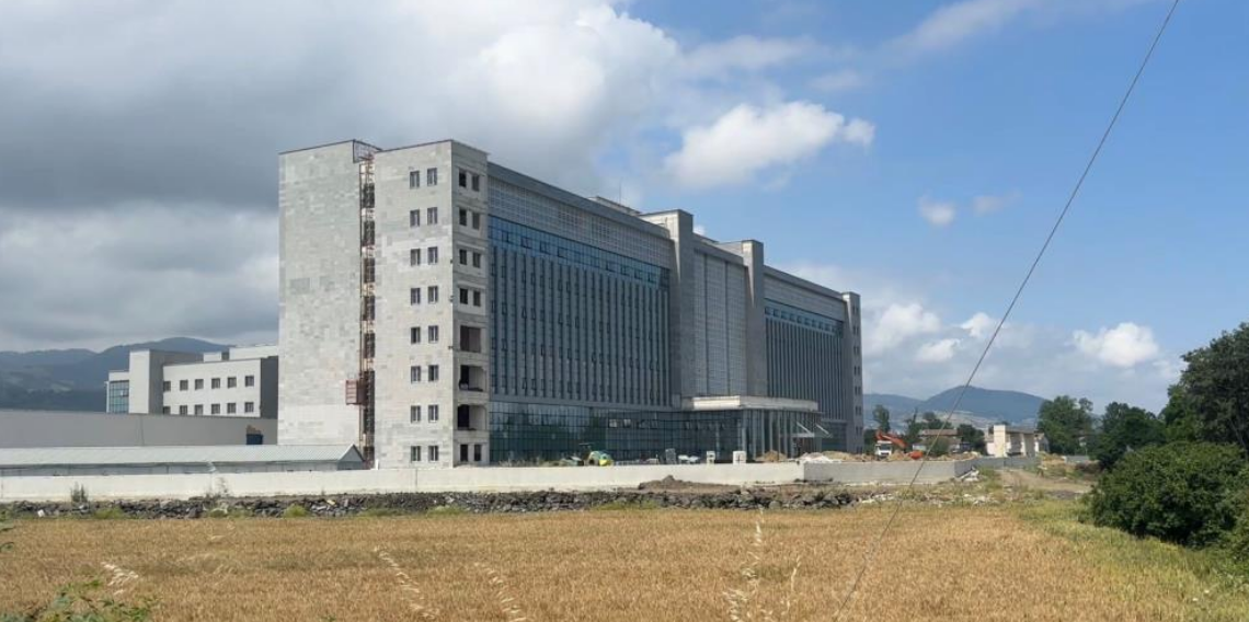Samsun’da korkutan iş kazası: 18 metre yükseklikten düştü, yaralı kurtuldu