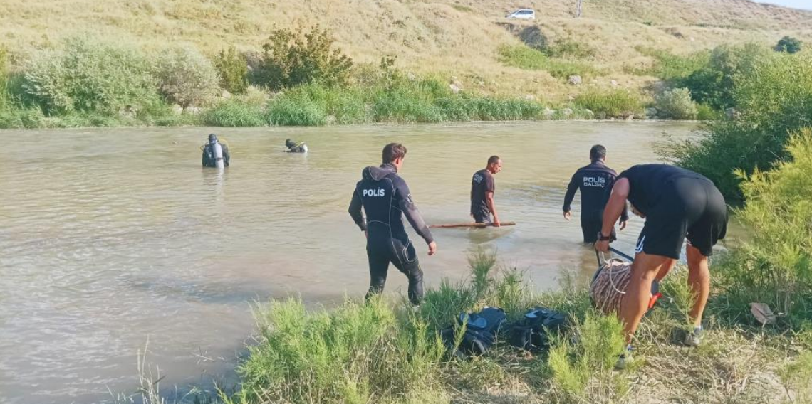 Bulanık'ta kahreden olay: Çaya düşen iki kardeşten biri yaşamını yitirdi, diğeri kayıp