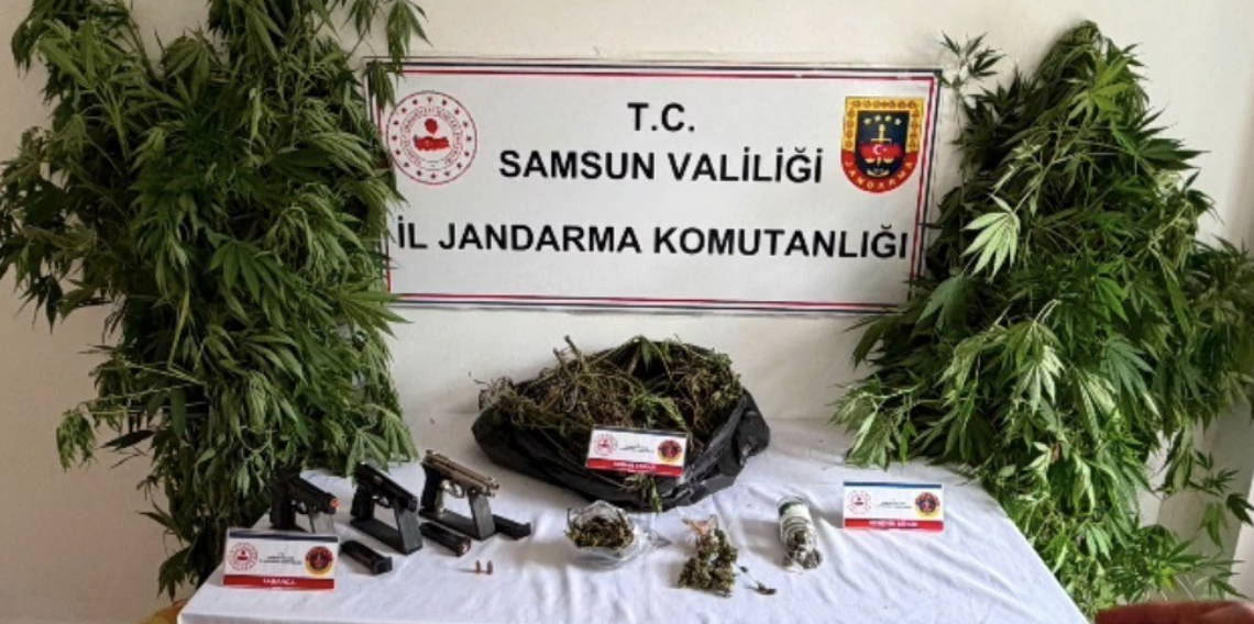 Salıpazarı'nda uyuşturucu operasyonu: 1 kilo 215 gram esrar ve kenevir ele geçirildi