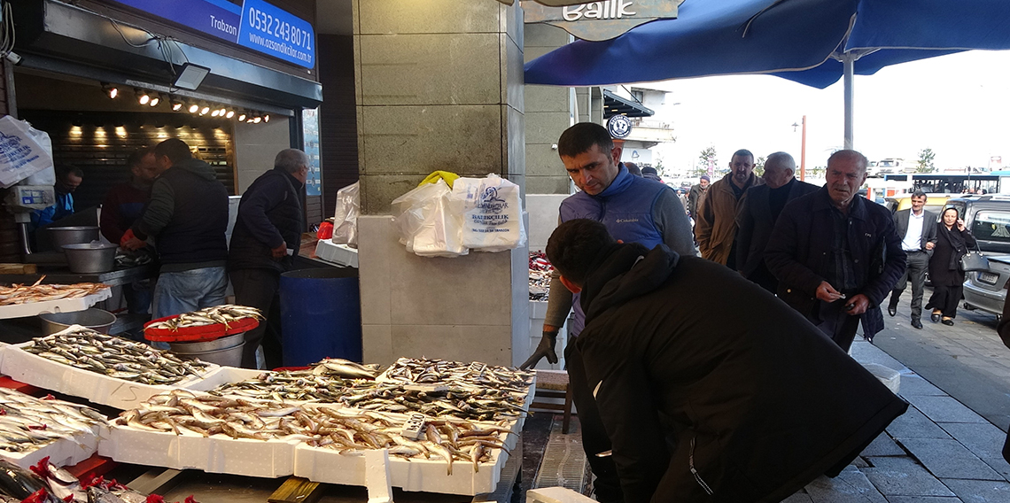 Palamut fiyatları yükseldi! Hava muhalefeti tezgâhları vurdu