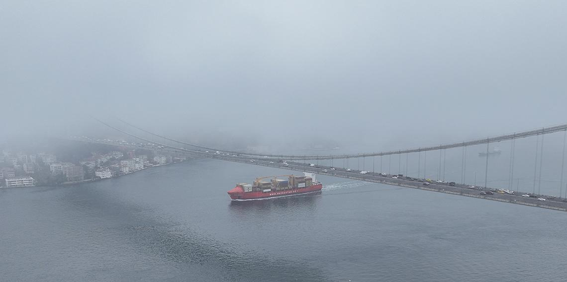 İstanbul Boğazı'nda gemi trafiği çift yönlü askıya alındı