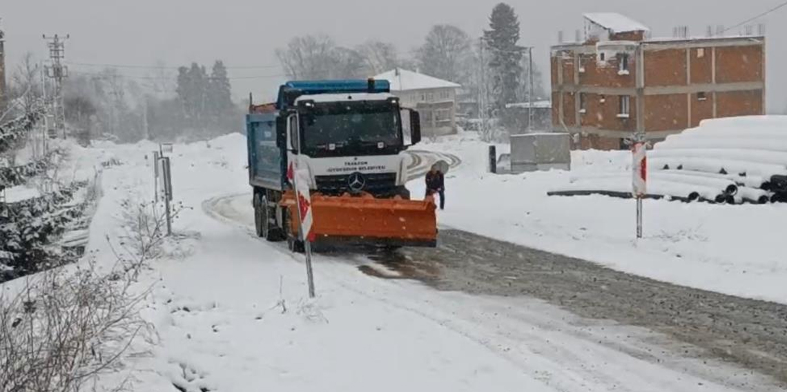 Trabzon’da 24 mahalle yolu kar nedeniyle ulaşıma kapandı